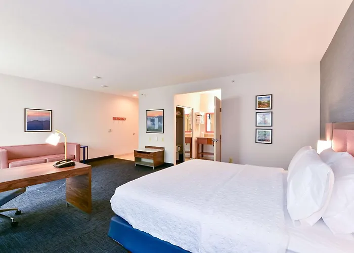 Hampton Inn&Suites Pittsburg
